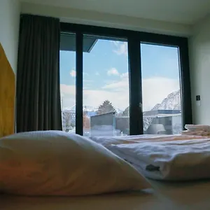Blackhome East I Contactless Check-in Aparthotel