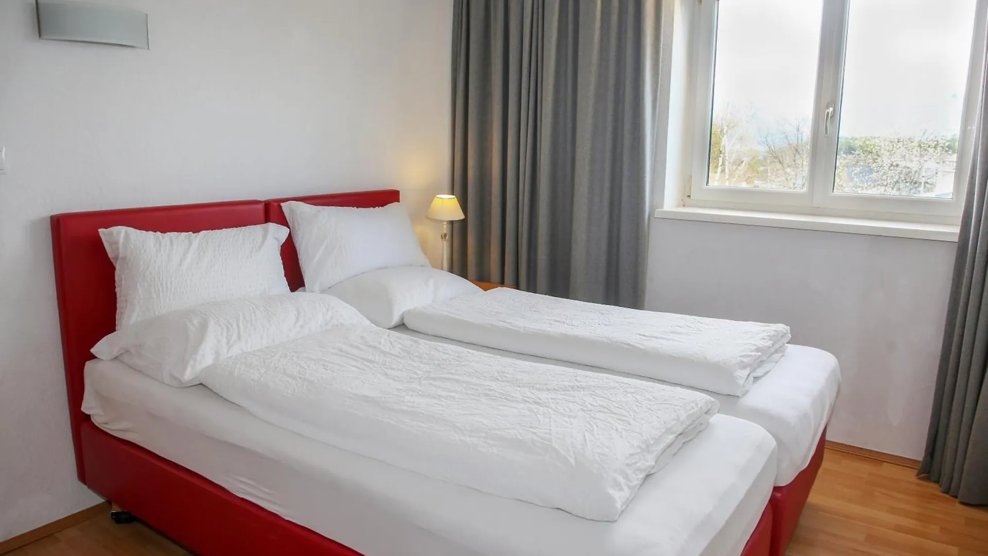 Hotel Sonnenhof - Bed & Breakfast & Appartements Innsbruck